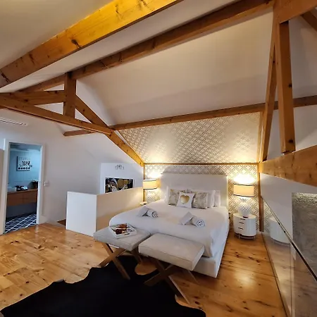 波尔图黄金公寓 *