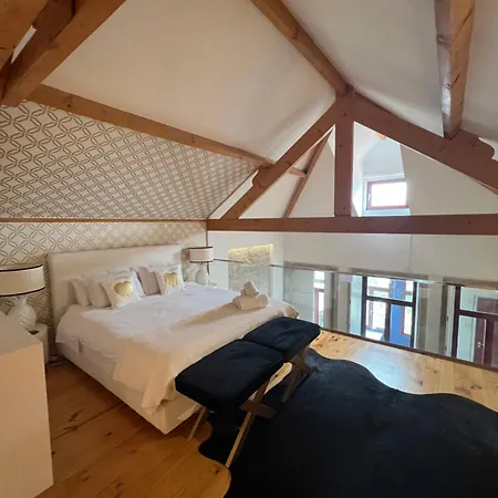 波尔图黄金公寓 *